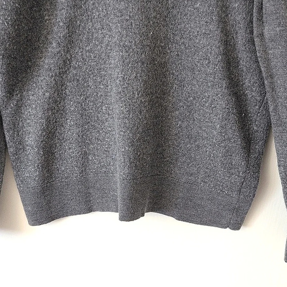 Express 100% Merino Wool Long Sleeve Turtleneck Sweater Women's Gray Size Large - Picture 2 of 8